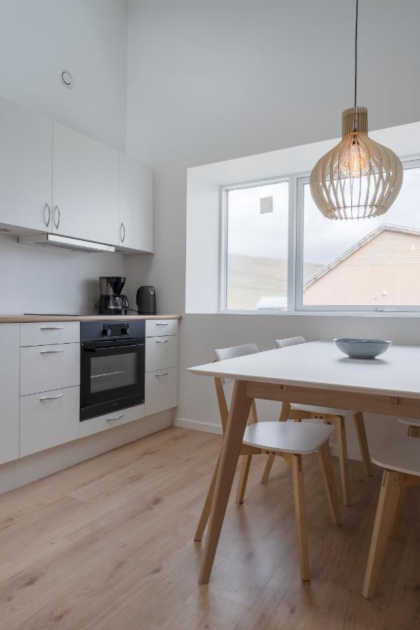 Studio Apartments Close To Airport Mithvagur Exterior photo