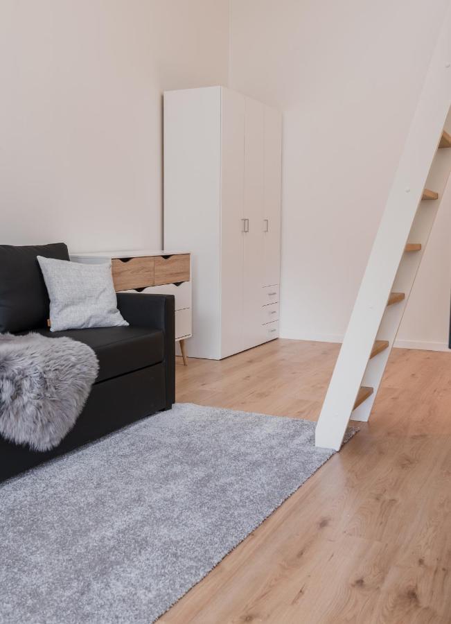 Studio Apartments Close To Airport Mithvagur Exterior photo