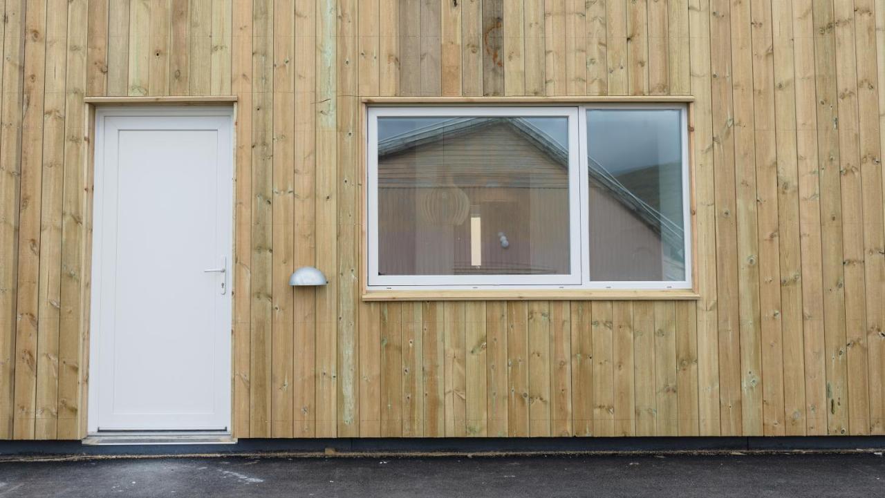 Studio Apartments Close To Airport Mithvagur Exterior photo